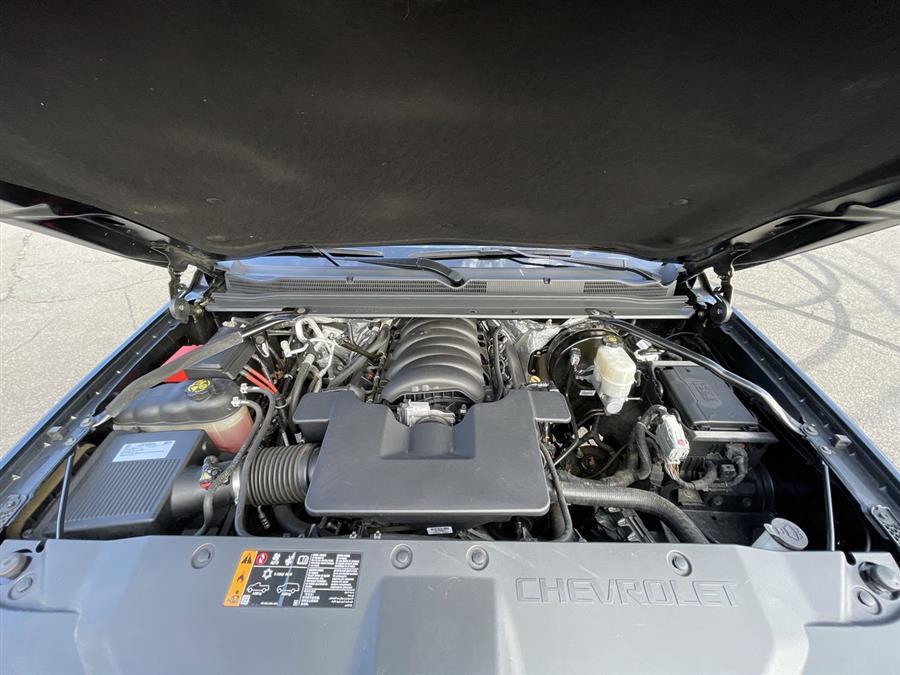 2017 Chevrolet Suburban 4WD 4dr 1500 LT, available for sale in Stratford, Connecticut | Wiz Leasing Inc. Stratford, Connecticut 2017 Chevrolet Suburban 4WD 4dr 1500 LT, available for sale in Stratford, Connecticut | Wiz Leasing Inc. Stratford, Connecticut