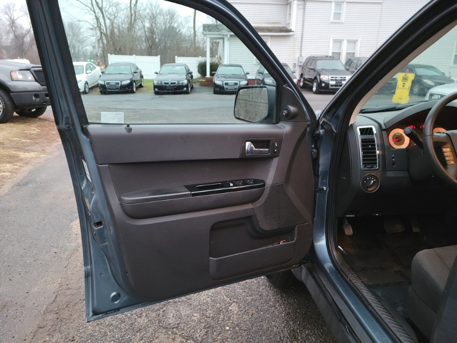 Used Mazda Tribute 4WD 4dr I4 Auto Sport 2011 | Toro Auto. East Windsor, Connecticut Used Mazda Tribute 4WD 4dr I4 Auto Sport 2011 | Toro Auto. East Windsor, Connecticut