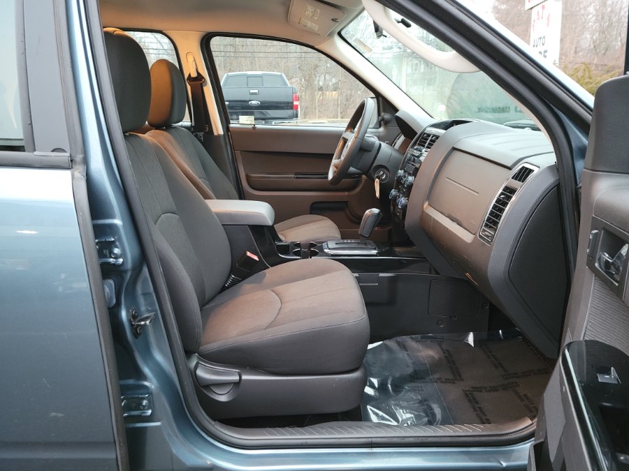 Used Mazda Tribute 4WD 4dr I4 Auto Sport 2011 | Toro Auto. East Windsor, Connecticut Used Mazda Tribute 4WD 4dr I4 Auto Sport 2011 | Toro Auto. East Windsor, Connecticut