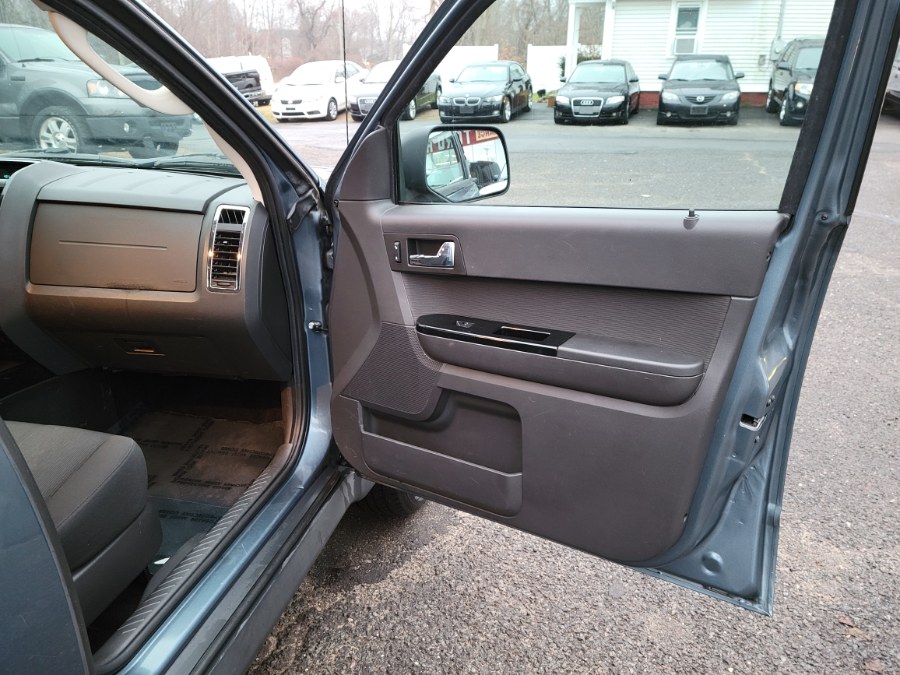 Used Mazda Tribute 4WD 4dr I4 Auto Sport 2011 | Toro Auto. East Windsor, Connecticut Used Mazda Tribute 4WD 4dr I4 Auto Sport 2011 | Toro Auto. East Windsor, Connecticut
