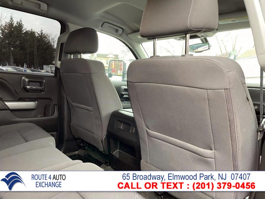 Used Chevrolet Silverado 1500 4WD Crew Cab 153.0" LT w/1LT 2017 | Route 4 Auto Exchange. Elmwood Park, New Jersey Used Chevrolet Silverado 1500 4WD Crew Cab 153.0" LT w/1LT 2017 | Route 4 Auto Exchange. Elmwood Park, New Jersey