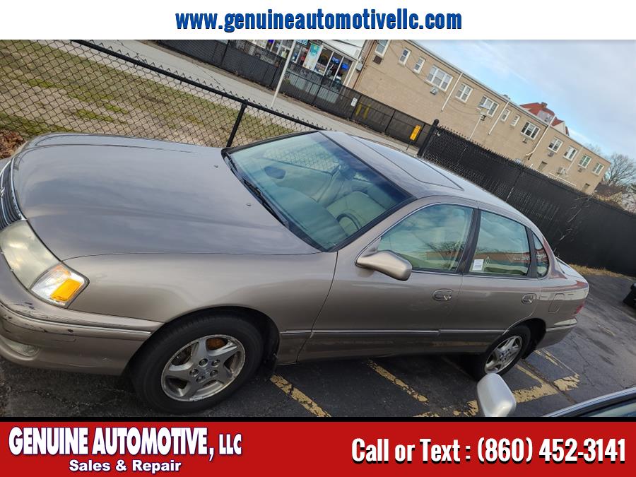 Used Toyota Avalon 4dr Sdn XLS w/Bench Seat 1998 | Genuine Automotive LLC. East Hartford, Connecticut Used Toyota Avalon 4dr Sdn XLS w/Bench Seat 1998 | Genuine Automotive LLC. East Hartford, Connecticut