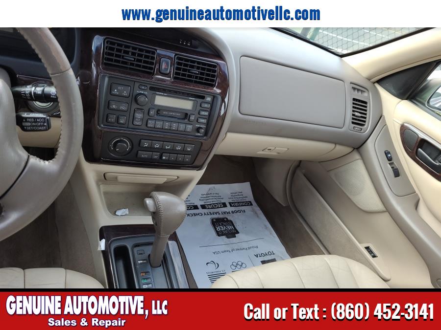 Used Toyota Avalon 4dr Sdn XLS w/Bench Seat 1998 | Genuine Automotive LLC. East Hartford, Connecticut Used Toyota Avalon 4dr Sdn XLS w/Bench Seat 1998 | Genuine Automotive LLC. East Hartford, Connecticut