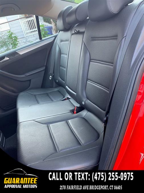 2014 Volkswagen Jetta SE PZEV 4dr Sedan 6A w/Connectivity, available for sale in Bridgeport, Connecticut | Guarantee Approval Motors. Bridgeport, Connecticut 2014 Volkswagen Jetta SE PZEV 4dr Sedan 6A w/Connectivity, available for sale in Bridgeport, Connecticut | Guarantee Approval Motors. Bridgeport, Connecticut