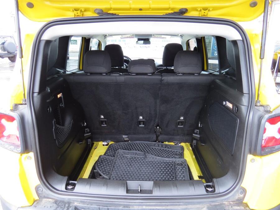 Used Jeep Renegade Latitude 4x4 4dr SUV 2016 | Lake City Exports Inc. Auburn, Maine Used Jeep Renegade Latitude 4x4 4dr SUV 2016 | Lake City Exports Inc. Auburn, Maine