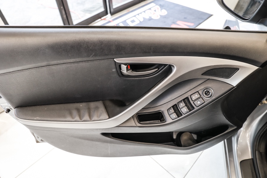 Used Hyundai Elantra 4dr Sdn Auto Limited 2013 | 26 Motors Long Island. ELMONT, New York Used Hyundai Elantra 4dr Sdn Auto Limited 2013 | 26 Motors Long Island. ELMONT, New York
