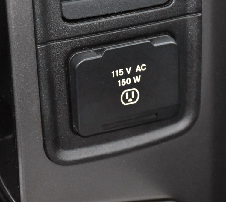 Used Ram 1500 Night 4x4 Crew Cab 6''4" Box 2017 | Highline Car Connection. Waterbury, Connecticut Used Ram 1500 Night 4x4 Crew Cab 6''4" Box 2017 | Highline Car Connection. Waterbury, Connecticut