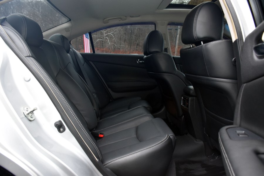 Used Nissan Maxima 4dr Sdn 3.5 SV w/Premium Pkg 2014 | Highline Car Connection. Waterbury, Connecticut Used Nissan Maxima 4dr Sdn 3.5 SV w/Premium Pkg 2014 | Highline Car Connection. Waterbury, Connecticut