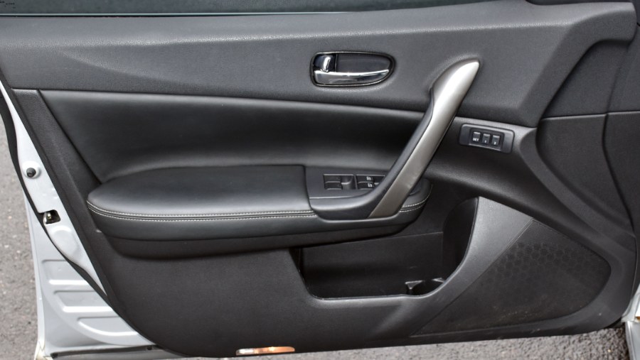 Used Nissan Maxima 4dr Sdn 3.5 SV w/Premium Pkg 2014 | Highline Car Connection. Waterbury, Connecticut Used Nissan Maxima 4dr Sdn 3.5 SV w/Premium Pkg 2014 | Highline Car Connection. Waterbury, Connecticut