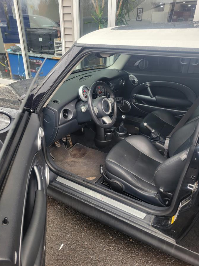 Used MINI Cooper Hardtop 2dr Cpe S 2005 | Chris's Auto Clinic. Plainville, Connecticut Used MINI Cooper Hardtop 2dr Cpe S 2005 | Chris's Auto Clinic. Plainville, Connecticut