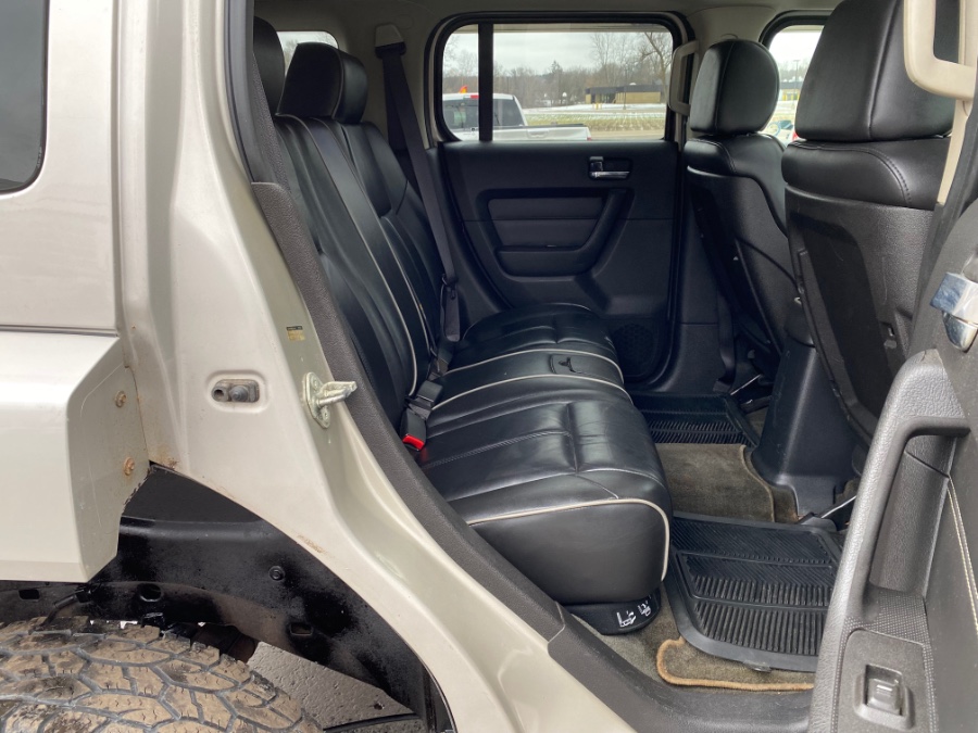 Used HUMMER H3 4dr 4WD SUV 2006 | Marsh Auto Sales LLC. Ortonville, Michigan Used HUMMER H3 4dr 4WD SUV 2006 | Marsh Auto Sales LLC. Ortonville, Michigan