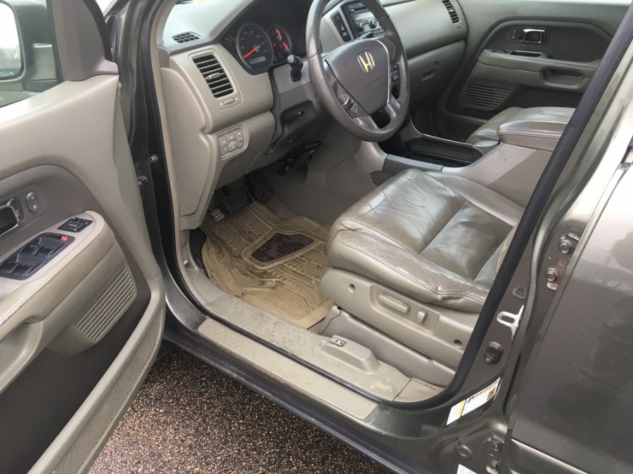 2006 Honda Pilot 4WD EX-L AT, available for sale in Norwich, Connecticut | MACARA Vehicle Services, Inc. Norwich, Connecticut 2006 Honda Pilot 4WD EX-L AT, available for sale in Norwich, Connecticut | MACARA Vehicle Services, Inc. Norwich, Connecticut