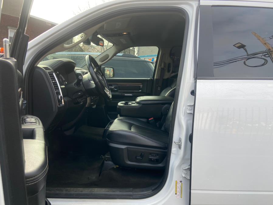 Used Ram 1500 Laramie 4x4 Crew Cab 5''7" Box 2018 | Champion Used Auto Sales LLC. Newark, New Jersey
