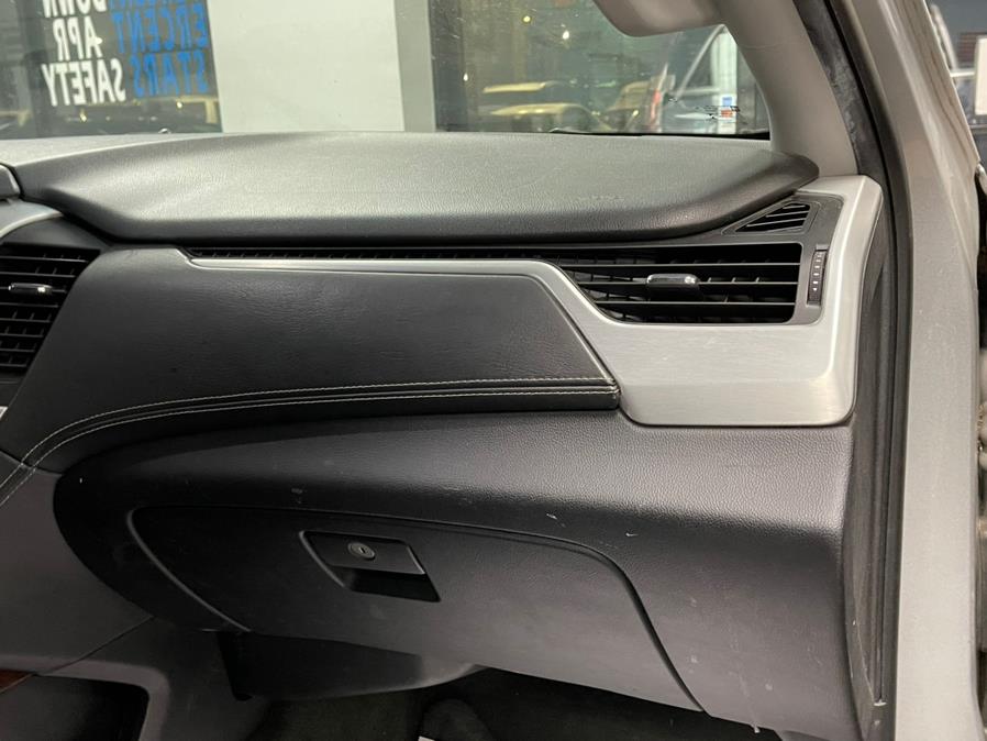 Used GMC Yukon XL 4WD 4dr SLE 2015 | 5 Towns Drive. Inwood, New York Used GMC Yukon XL 4WD 4dr SLE 2015 | 5 Towns Drive. Inwood, New York