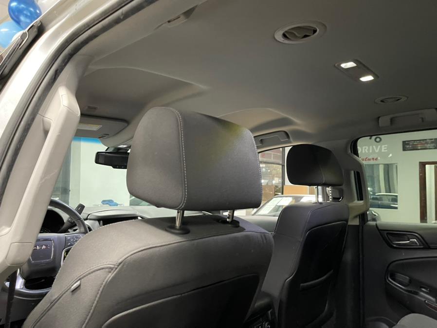 Used GMC Yukon XL 4WD 4dr SLE 2015 | 5 Towns Drive. Inwood, New York Used GMC Yukon XL 4WD 4dr SLE 2015 | 5 Towns Drive. Inwood, New York