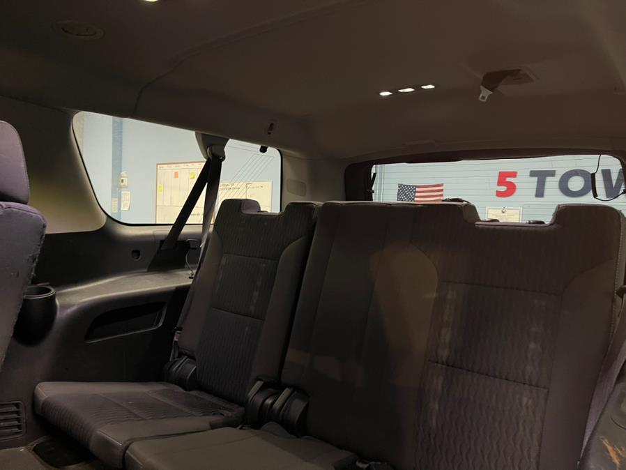 Used GMC Yukon XL 4WD 4dr SLE 2015 | 5 Towns Drive. Inwood, New York Used GMC Yukon XL 4WD 4dr SLE 2015 | 5 Towns Drive. Inwood, New York