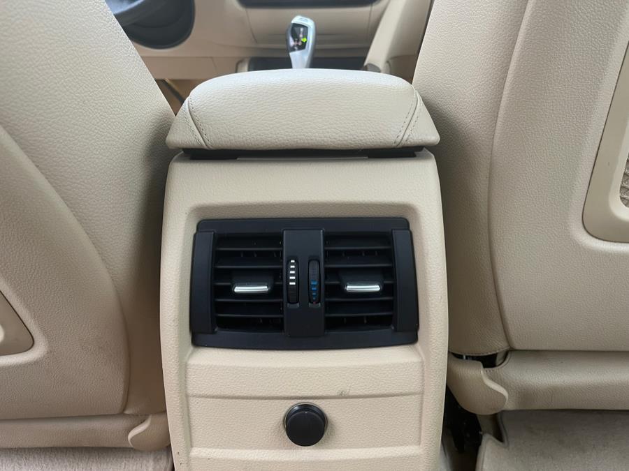 2013 BMW 3 Series 4dr Sdn 328i RWD SULEV, available for sale in Elmont, New York | Sunrise of Elmont. Elmont, New York 2013 BMW 3 Series 4dr Sdn 328i RWD SULEV, available for sale in Elmont, New York | Sunrise of Elmont. Elmont, New York
