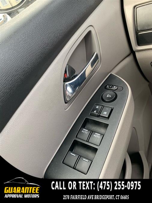 2016 Honda Odyssey LX 4dr Mini Van, available for sale in Bridgeport, Connecticut | Guarantee Approval Motors. Bridgeport, Connecticut 2016 Honda Odyssey LX 4dr Mini Van, available for sale in Bridgeport, Connecticut | Guarantee Approval Motors. Bridgeport, Connecticut