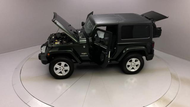 Used Jeep Wrangler 4WD 2dr Sahara 2011 | J&M Automotive Sls&Svc LLC. Naugatuck, Connecticut Used Jeep Wrangler 4WD 2dr Sahara 2011 | J&M Automotive Sls&Svc LLC. Naugatuck, Connecticut