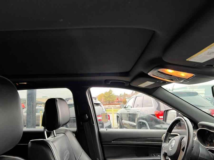 Used Jeep Grand Cherokee 4WD 4dr Overland 2014 | J & A Auto Center. Raynham, Massachusetts Used Jeep Grand Cherokee 4WD 4dr Overland 2014 | J & A Auto Center. Raynham, Massachusetts