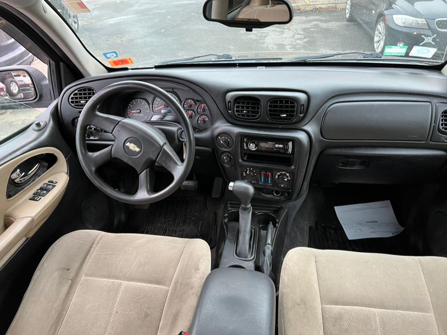 Used Chevrolet TrailBlazer 4dr 4WD LS 2005 | J & A Auto Center. Raynham, Massachusetts Used Chevrolet TrailBlazer 4dr 4WD LS 2005 | J & A Auto Center. Raynham, Massachusetts