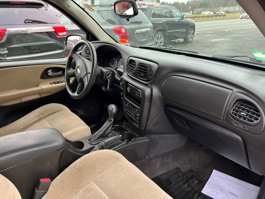 Used Chevrolet TrailBlazer 4dr 4WD LS 2005 | J & A Auto Center. Raynham, Massachusetts Used Chevrolet TrailBlazer 4dr 4WD LS 2005 | J & A Auto Center. Raynham, Massachusetts