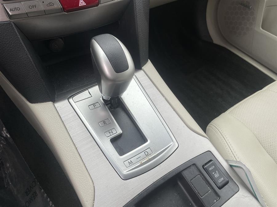 2012 Subaru Outback 4dr Wgn H4 Auto 2.5i Limited, available for sale in Stratford, Connecticut | Wiz Leasing Inc. Stratford, Connecticut 2012 Subaru Outback 4dr Wgn H4 Auto 2.5i Limited, available for sale in Stratford, Connecticut | Wiz Leasing Inc. Stratford, Connecticut