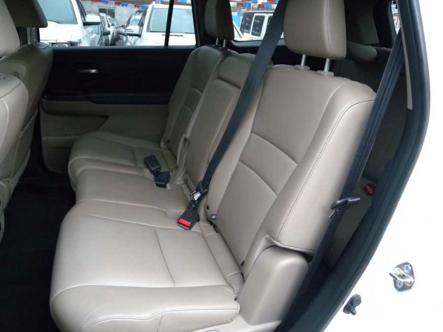 Used Honda Pilot EX-L w/Navigation AWD 2017 | Carsbuck Inc.. Brooklyn, New York Used Honda Pilot EX-L w/Navigation AWD 2017 | Carsbuck Inc.. Brooklyn, New York