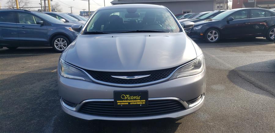 Used Chrysler 200 4dr Sdn Limited FWD 2015 | Victoria Preowned Autos Inc. Little Ferry, New Jersey