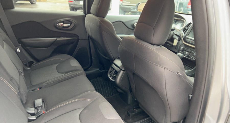 2015 Jeep Cherokee 4WD Latitude, available for sale in Waterbury, Connecticut | West End Automotive Center. Waterbury, Connecticut 2015 Jeep Cherokee 4WD Latitude, available for sale in Waterbury, Connecticut | West End Automotive Center. Waterbury, Connecticut