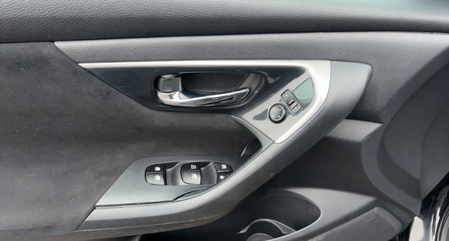 2014 Nissan Altima 2.5 S, available for sale in Waterbury, Connecticut | West End Automotive Center. Waterbury, Connecticut 2014 Nissan Altima 2.5 S, available for sale in Waterbury, Connecticut | West End Automotive Center. Waterbury, Connecticut