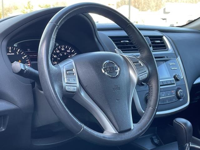 Used Nissan Altima 2.5 SR 2017 | Blasius Federal Road. Brookfield, Connecticut Used Nissan Altima 2.5 SR 2017 | Blasius Federal Road. Brookfield, Connecticut