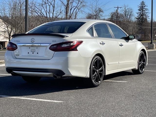 Used Nissan Altima 2.5 SR 2017 | Blasius Federal Road. Brookfield, Connecticut Used Nissan Altima 2.5 SR 2017 | Blasius Federal Road. Brookfield, Connecticut