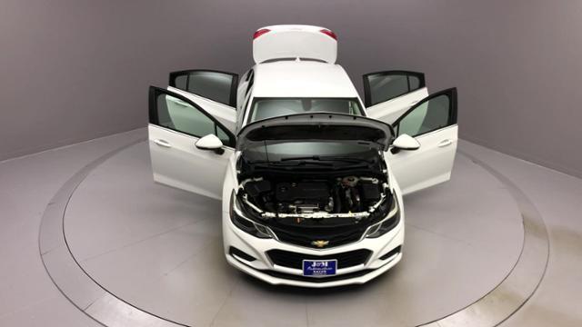 Used Chevrolet Cruze 4dr Sdn 1.4L LT w/1SD 2017 | J&M Automotive Sls&Svc LLC. Naugatuck, Connecticut Used Chevrolet Cruze 4dr Sdn 1.4L LT w/1SD 2017 | J&M Automotive Sls&Svc LLC. Naugatuck, Connecticut