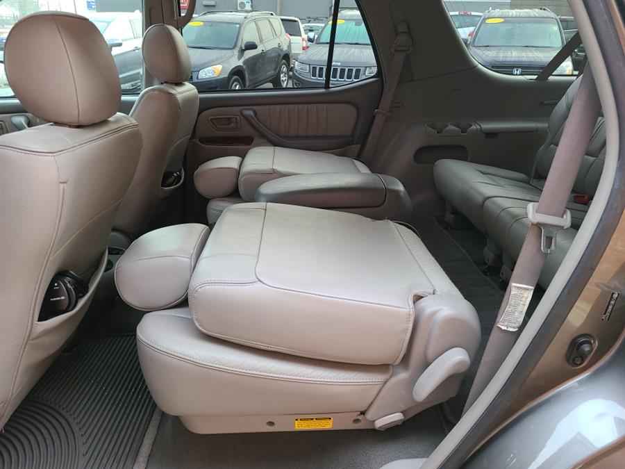 2006 Toyota Sequoia 4dr Limited 4WD, available for sale in Waterbury, Connecticut | National Auto Brokers, Inc.. Waterbury, Connecticut 2006 Toyota Sequoia 4dr Limited 4WD, available for sale in Waterbury, Connecticut | National Auto Brokers, Inc.. Waterbury, Connecticut