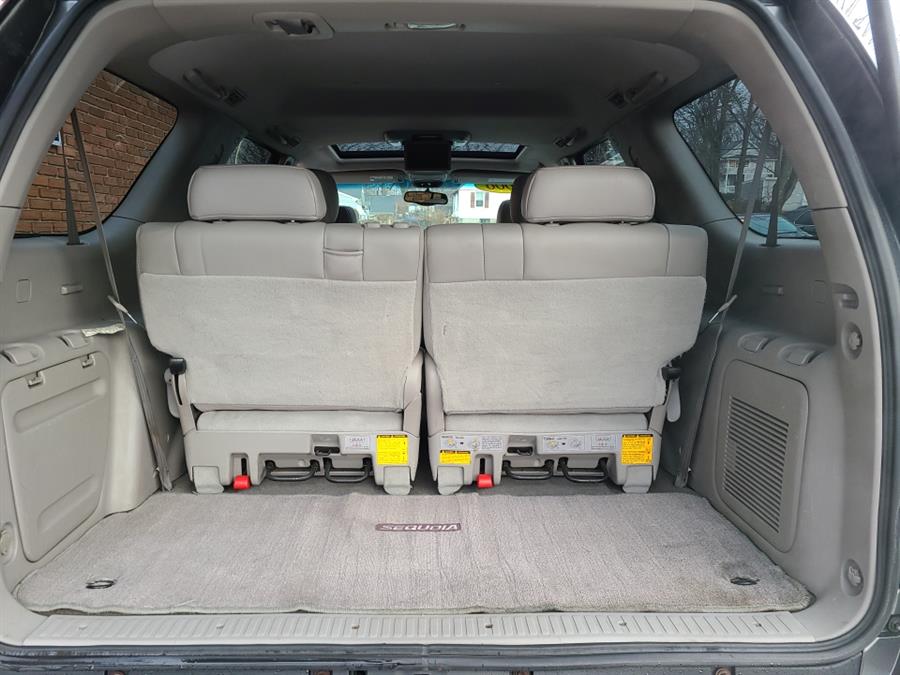 2006 Toyota Sequoia 4dr Limited 4WD, available for sale in Waterbury, Connecticut | National Auto Brokers, Inc.. Waterbury, Connecticut 2006 Toyota Sequoia 4dr Limited 4WD, available for sale in Waterbury, Connecticut | National Auto Brokers, Inc.. Waterbury, Connecticut