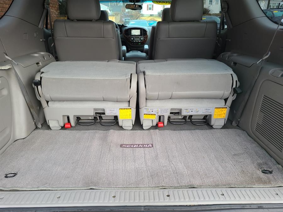 2006 Toyota Sequoia 4dr Limited 4WD, available for sale in Waterbury, Connecticut | National Auto Brokers, Inc.. Waterbury, Connecticut 2006 Toyota Sequoia 4dr Limited 4WD, available for sale in Waterbury, Connecticut | National Auto Brokers, Inc.. Waterbury, Connecticut