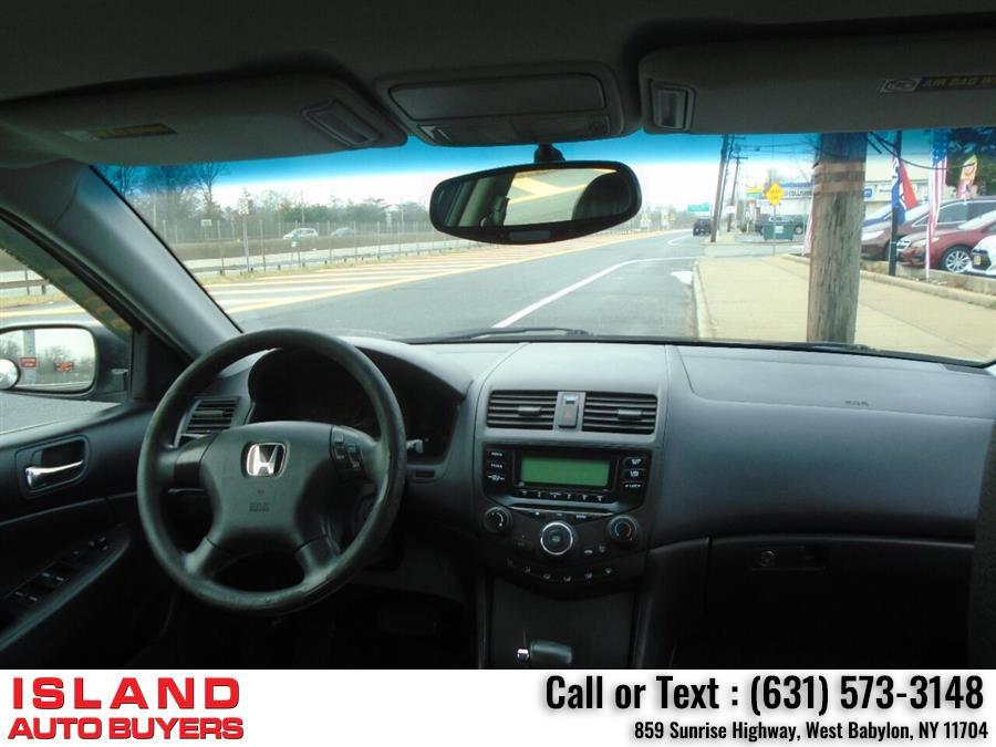 Used Honda Accord LX 4dr Sedan w/Side Airbags 2004 | Island Auto Buyers. West Babylon, New York Used Honda Accord LX 4dr Sedan w/Side Airbags 2004 | Island Auto Buyers. West Babylon, New York