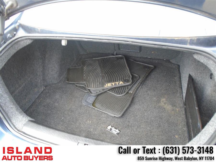 Used Volkswagen Jetta SE PZEV 4dr Sedan 5M 2009 | Island Auto Buyers. West Babylon, New York Used Volkswagen Jetta SE PZEV 4dr Sedan 5M 2009 | Island Auto Buyers. West Babylon, New York