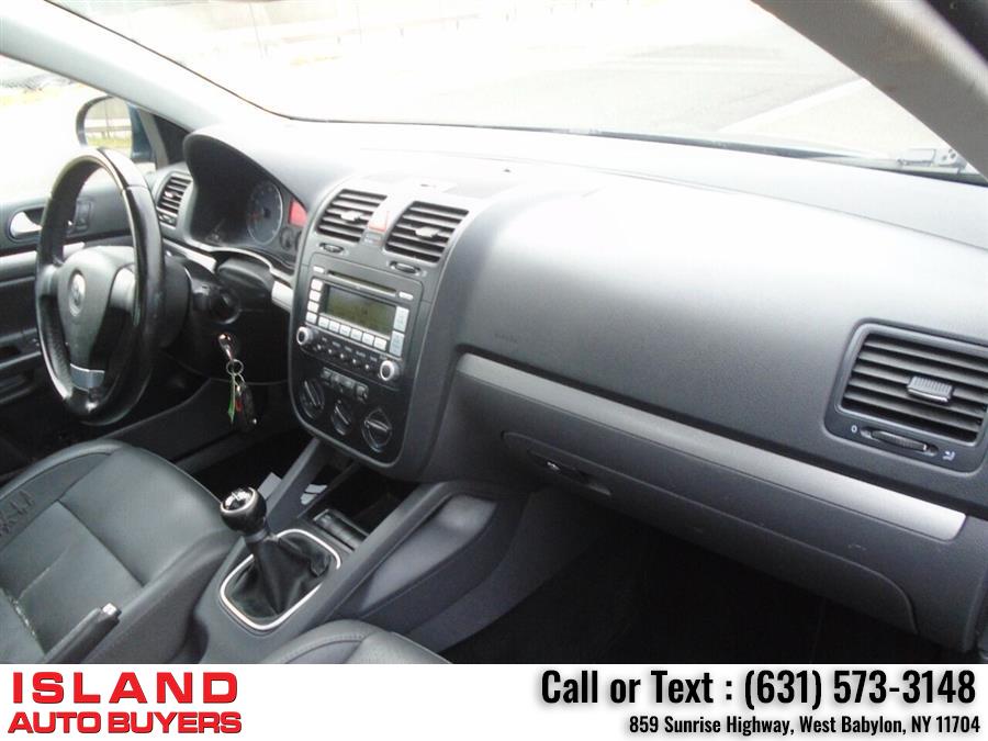 Used Volkswagen Jetta SE PZEV 4dr Sedan 5M 2009 | Island Auto Buyers. West Babylon, New York Used Volkswagen Jetta SE PZEV 4dr Sedan 5M 2009 | Island Auto Buyers. West Babylon, New York