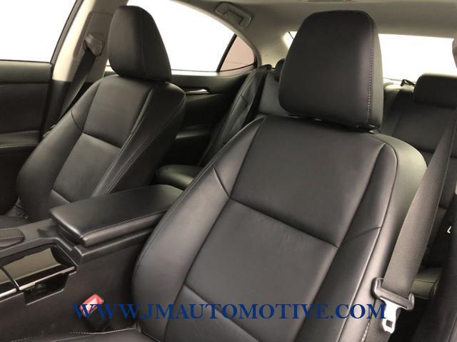 2013 Lexus Es 350 4dr Sdn, available for sale in Naugatuck, Connecticut | J&M Automotive Sls&Svc LLC. Naugatuck, Connecticut 2013 Lexus Es 350 4dr Sdn, available for sale in Naugatuck, Connecticut | J&M Automotive Sls&Svc LLC. Naugatuck, Connecticut