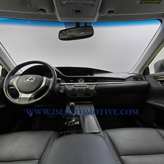 2013 Lexus Es 350 4dr Sdn, available for sale in Naugatuck, Connecticut | J&M Automotive Sls&Svc LLC. Naugatuck, Connecticut 2013 Lexus Es 350 4dr Sdn, available for sale in Naugatuck, Connecticut | J&M Automotive Sls&Svc LLC. Naugatuck, Connecticut