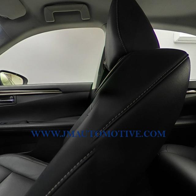 2013 Lexus Es 350 4dr Sdn, available for sale in Naugatuck, Connecticut | J&M Automotive Sls&Svc LLC. Naugatuck, Connecticut 2013 Lexus Es 350 4dr Sdn, available for sale in Naugatuck, Connecticut | J&M Automotive Sls&Svc LLC. Naugatuck, Connecticut