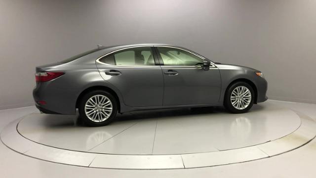 2013 Lexus Es 350 4dr Sdn, available for sale in Naugatuck, Connecticut | J&M Automotive Sls&Svc LLC. Naugatuck, Connecticut 2013 Lexus Es 350 4dr Sdn, available for sale in Naugatuck, Connecticut | J&M Automotive Sls&Svc LLC. Naugatuck, Connecticut