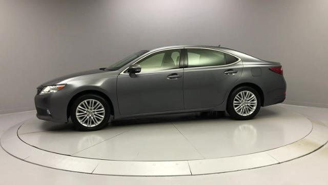 2013 Lexus Es 350 4dr Sdn, available for sale in Naugatuck, Connecticut | J&M Automotive Sls&Svc LLC. Naugatuck, Connecticut 2013 Lexus Es 350 4dr Sdn, available for sale in Naugatuck, Connecticut | J&M Automotive Sls&Svc LLC. Naugatuck, Connecticut