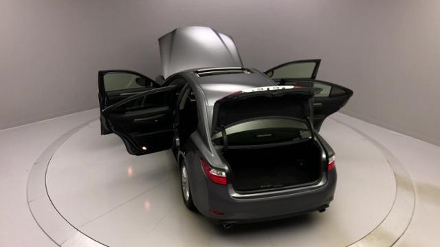 2013 Lexus Es 350 4dr Sdn, available for sale in Naugatuck, Connecticut | J&M Automotive Sls&Svc LLC. Naugatuck, Connecticut 2013 Lexus Es 350 4dr Sdn, available for sale in Naugatuck, Connecticut | J&M Automotive Sls&Svc LLC. Naugatuck, Connecticut