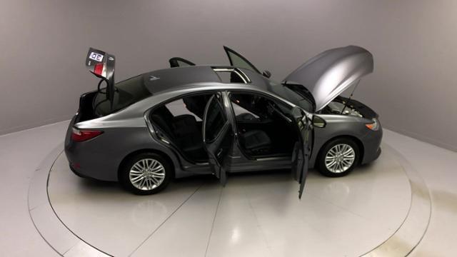 2013 Lexus Es 350 4dr Sdn, available for sale in Naugatuck, Connecticut | J&M Automotive Sls&Svc LLC. Naugatuck, Connecticut 2013 Lexus Es 350 4dr Sdn, available for sale in Naugatuck, Connecticut | J&M Automotive Sls&Svc LLC. Naugatuck, Connecticut