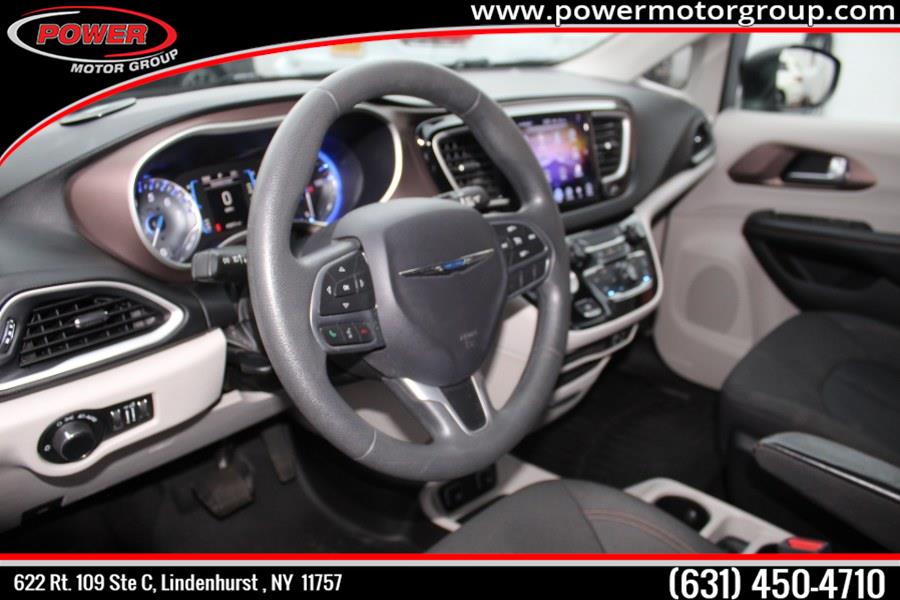 Used Chrysler Pacifica Touring FWD 2017 | Power Motor Group. Lindenhurst, New York Used Chrysler Pacifica Touring FWD 2017 | Power Motor Group. Lindenhurst, New York