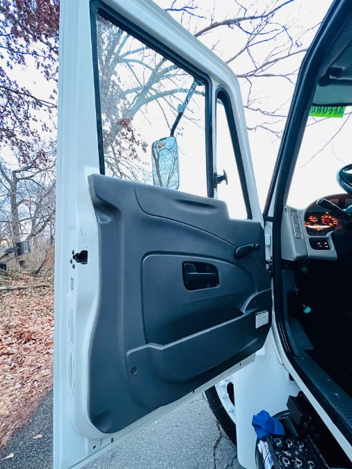 2017 International 4300 26 FEET DRY BOX + CUMMINS ENG +LIFT GATE + NO CDL, available for sale in South Amboy, New Jersey | NJ Truck Spot. South Amboy, New Jersey 2017 International 4300 26 FEET DRY BOX + CUMMINS ENG +LIFT GATE + NO CDL, available for sale in South Amboy, New Jersey | NJ Truck Spot. South Amboy, New Jersey