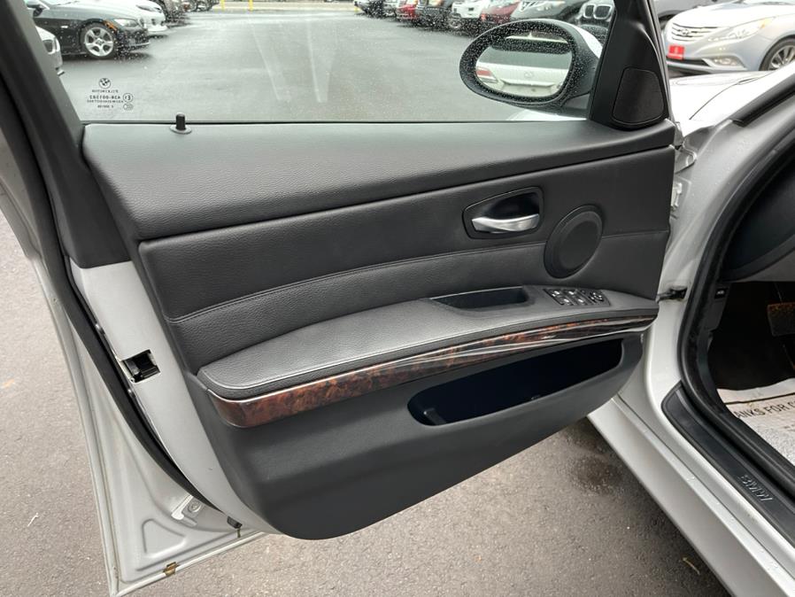Used BMW 3 Series 4dr Sdn 328xi AWD 2007 | Auto Match LLC. Waterbury, Connecticut Used BMW 3 Series 4dr Sdn 328xi AWD 2007 | Auto Match LLC. Waterbury, Connecticut